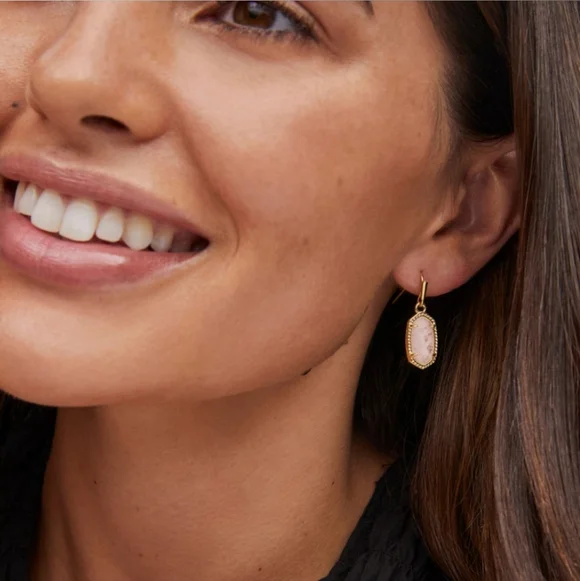 Kendra Scott Lee Gold Drop Earrings in Rose Quartz - Picture 2 of 4